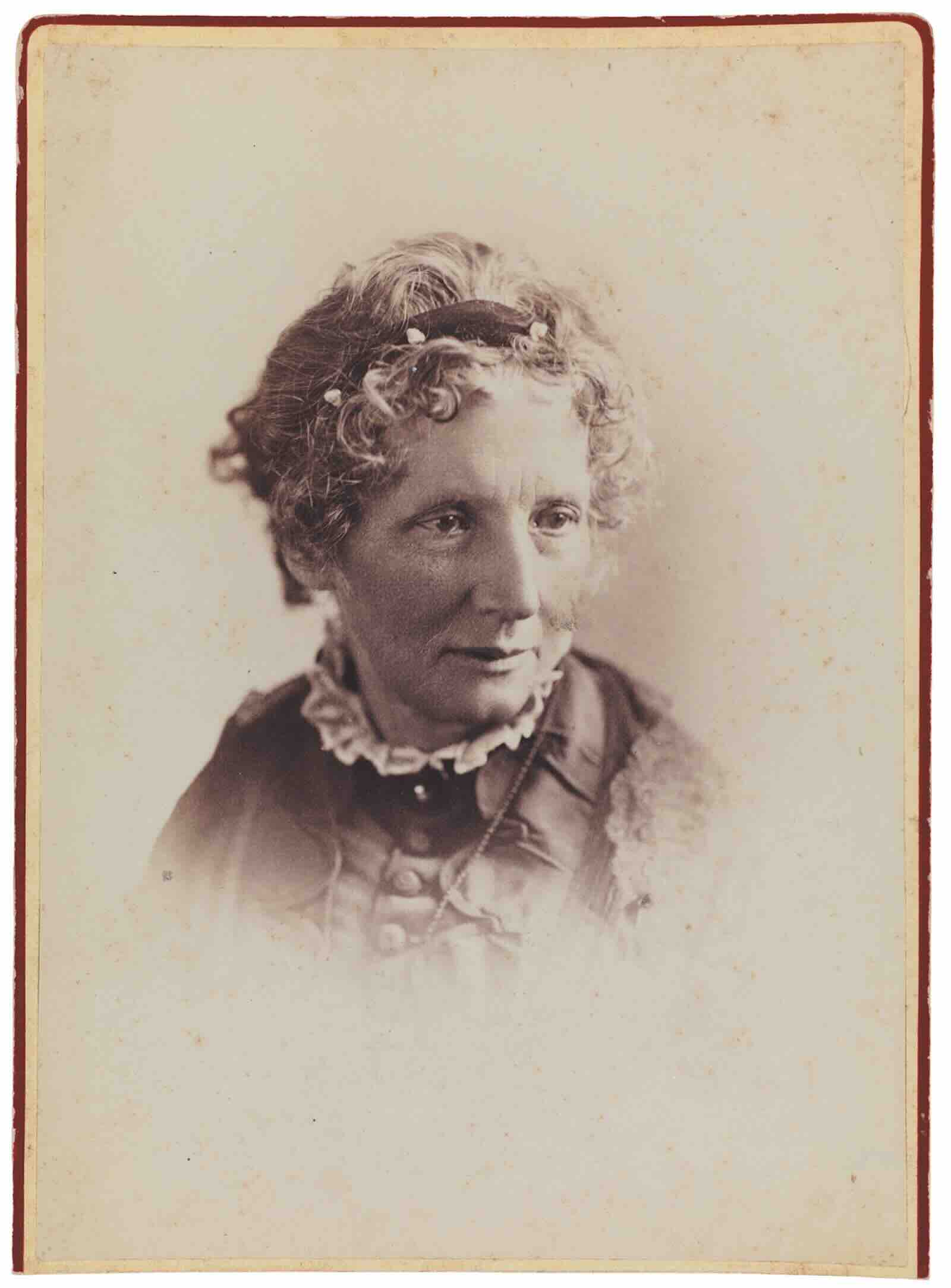 Cabinet card photographic portrait of Harriet Beecher Stowe by Napoleon Sarony, c.1875